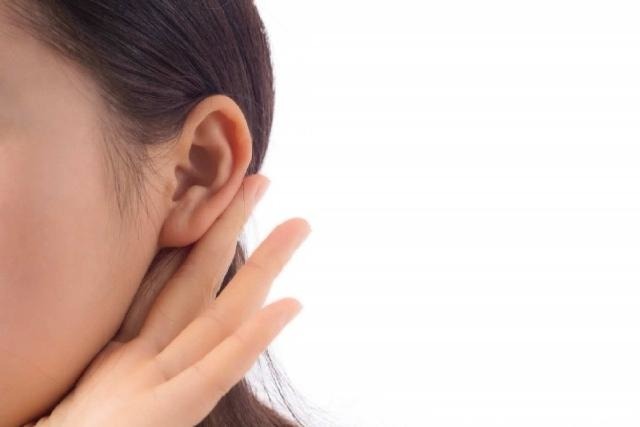 oreille qui siffle